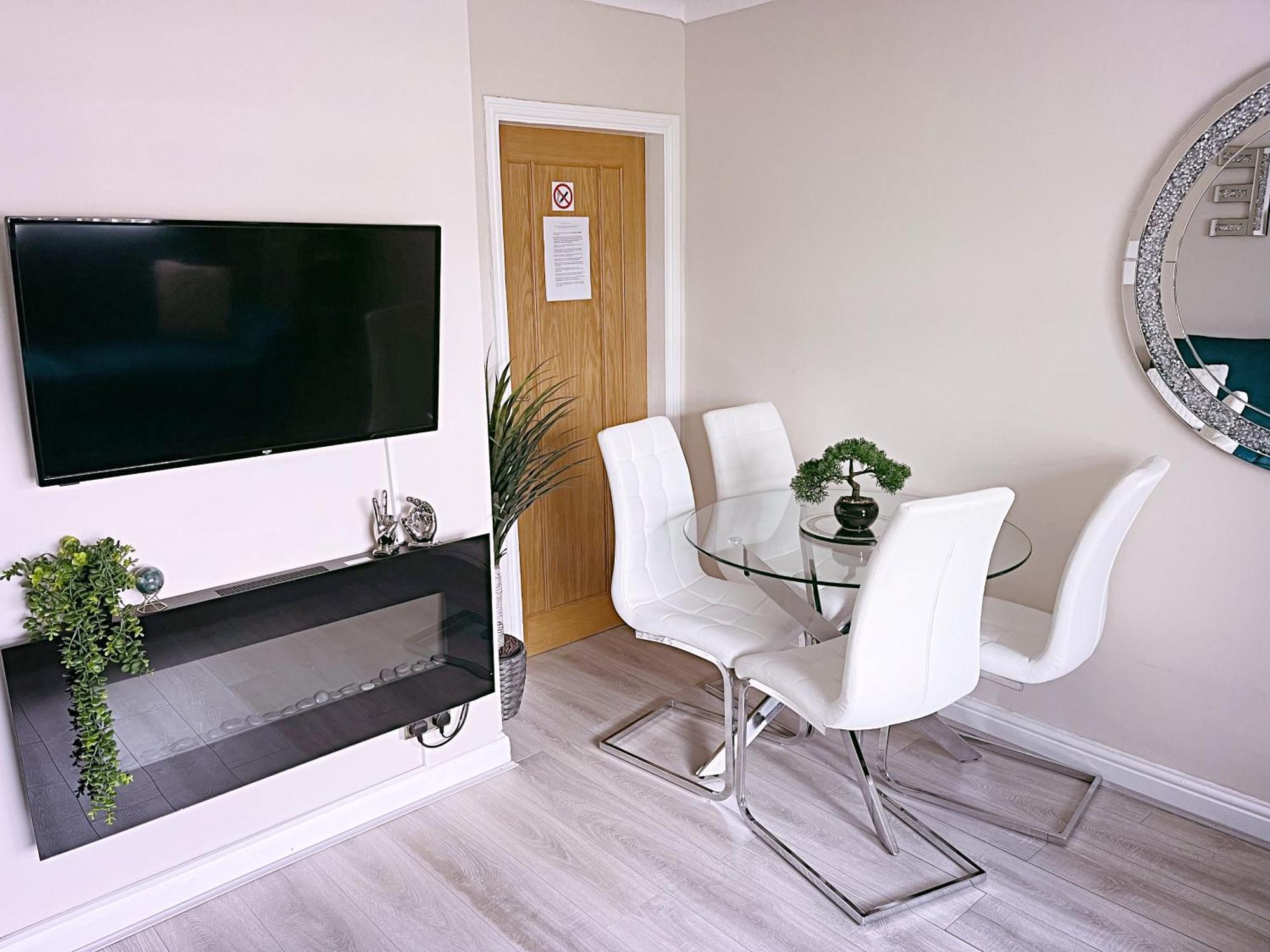 Entire 3-Bedroom Home In Oldham - Guest House Esterno foto